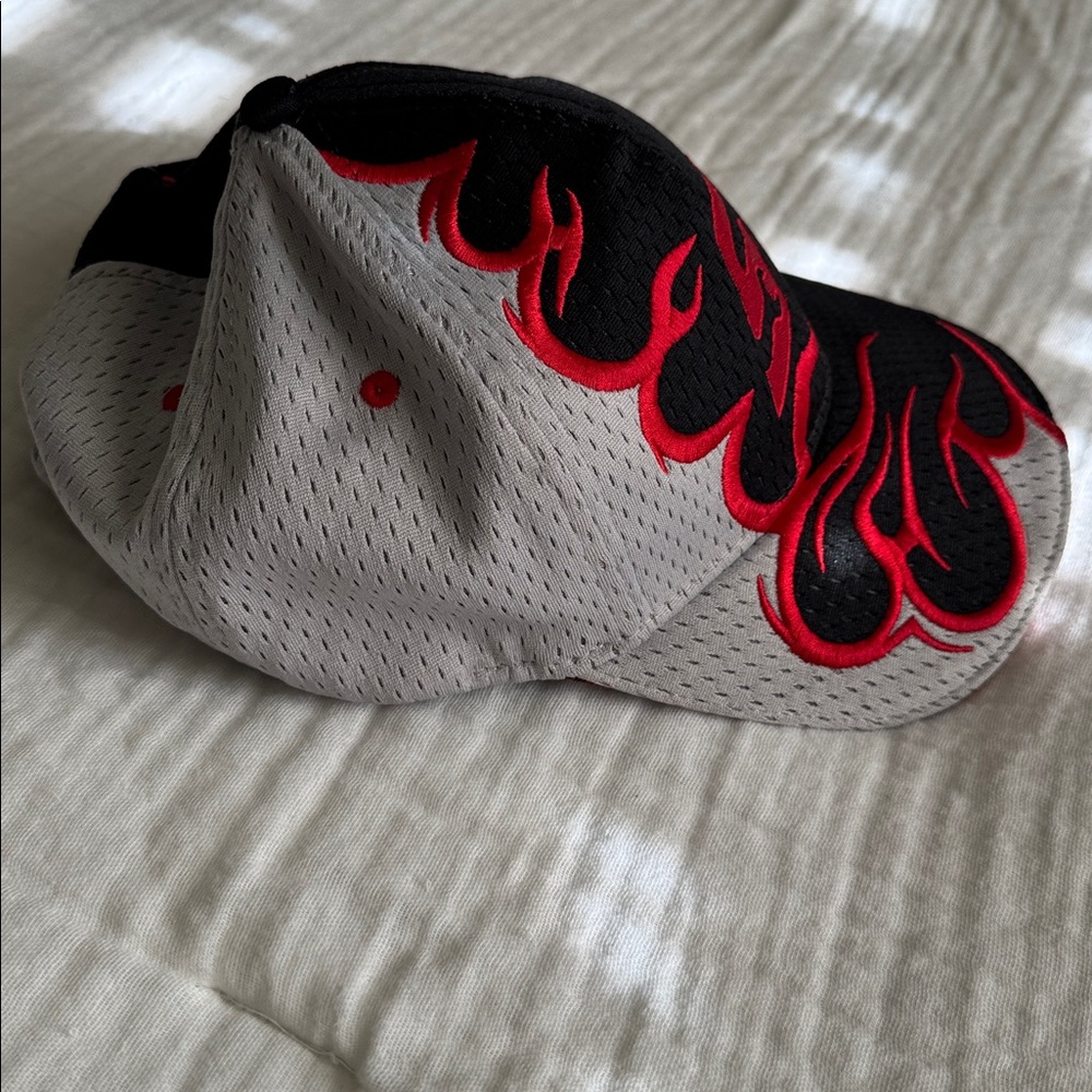 Snap On 90th anniversary flame hat - Picture 2 of 6